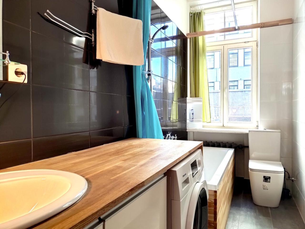 Brivibas Center Apartments Riga Ngoại thất bức ảnh