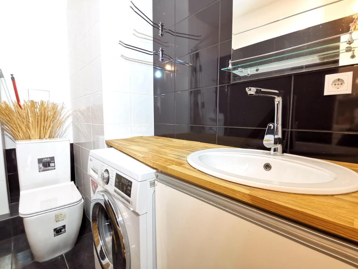 Brivibas Center Apartments Riga Ngoại thất bức ảnh