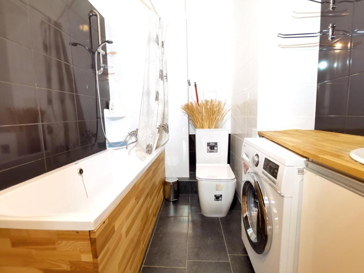 Brivibas Center Apartments Riga Ngoại thất bức ảnh